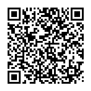 一些本来已经下架换季的衣饰甚至在ebay上叫出了高价――由于拍摄时间的关系二维码生成