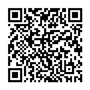 一对本是黯然无神的双目骤然绽放出一团耀眼的光芒二维码生成