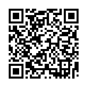 一层淡淡的光芒在他们的脸上闪现而出二维码生成