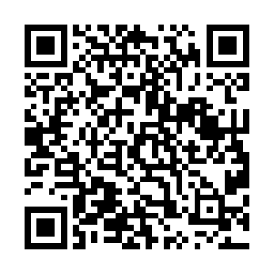 一抹凌厉到极致的金色剑光便是朝着叶尊的位置横斩了过去二维码生成