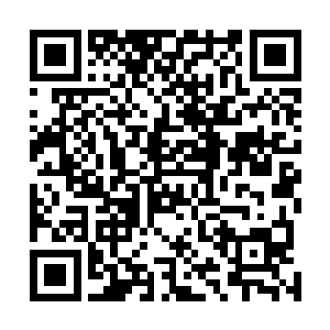 一支由三名蓝方考生组成的巡逻小队就出现在他的视线中二维码生成