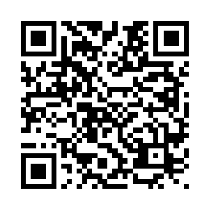 一路上撞翻了一个乘务员的小推车二维码生成