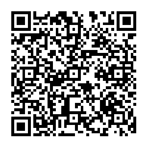 一边像一块磁石一样的和张铁气海虚空之中的那团黑洞能量争夺着气海虚空之中生成的战气二维码生成