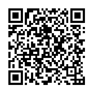 一连串的打击将志得满满的天神转世的王治升气的哇哇大叫二维码生成