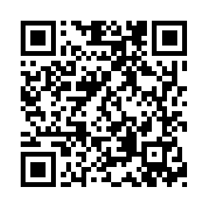 丁羽和刘院长两个人一同的坐在了门口的位置二维码生成