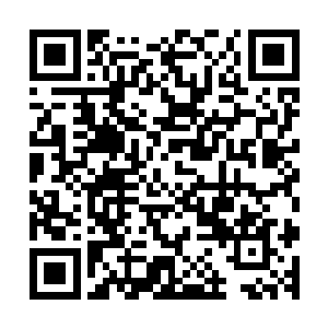 三人同时积攒了巨大的力量猛地就沿着金条中间位置冲了过去二维码生成
