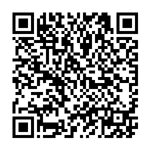 不过她还是做出了非常正确的应对立刻将自己的手电筒打开并对准了洗手池内二维码生成