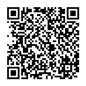 两个还有穿上衣服的女孩子在創上表演了一出激烈而又旖旎的杀夫戏码二维码生成