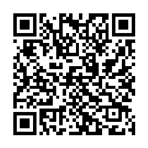 为数不多的曼城球迷本场比赛第一次在声势压过了曼联球迷二维码生成