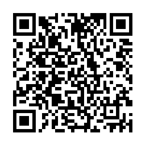 也能感受到狭小的空间内几欲膨胀的满满的爱意情深二维码生成