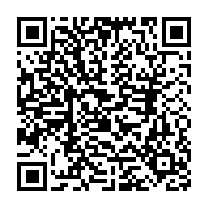 五龙窟就在前面那座山里面……是有五个巨大的山洞组成的巨大洞窟二维码生成