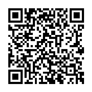 从储物戒指中取出了一块下品灵石放在了桌子上二维码生成