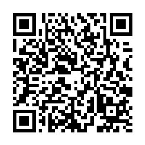 从来都沉稳镇定的他此刻漆黑的眼眸中竟闪过一丝紧张二维码生成