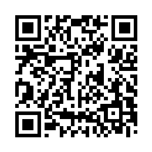 仔细看几朵小花衬着绿绿的小草显得格外美丽二维码生成