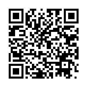 他们小心翼翼从玉盒内取出了一卷书画二维码生成
