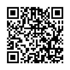 他们有的人在校门口拍了苏文的相片二维码生成