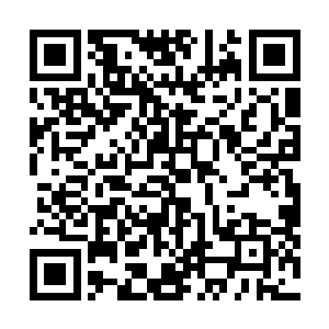 他将每一张卡都十分恰当地用出来了……而其中最关键的二维码生成