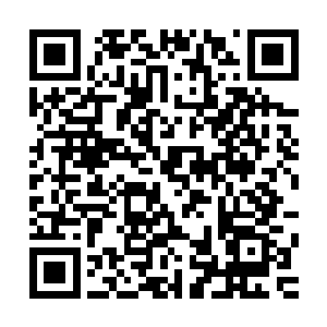 他将那架显然已经很久没有人用过了的斥候型机甲又开了出来二维码生成