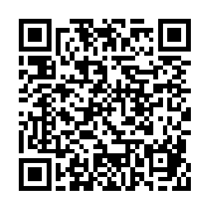 他的拇指和食指仍旧保持了捏着晶石的动作不变二维码生成