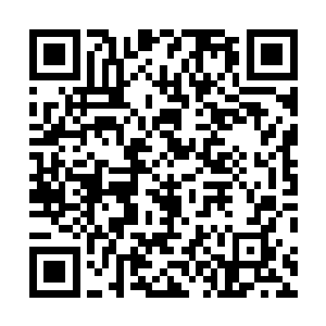 他的身体已经被施魏因斯泰格挤压的都快失去平衡了……二维码生成