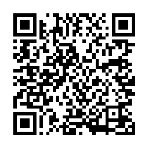 他转过身用一双充满冷漠的眼神盯着面带黑色面具的剑尘二维码生成