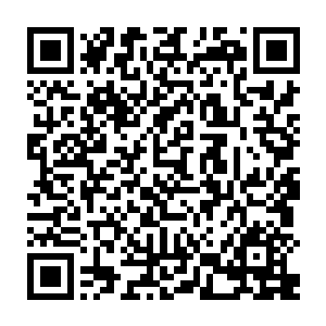 但他实在不知该怎么描述眼前这些大大小小如馒头包般坐落在一起的建筑群了二维码生成