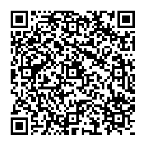 但他还是没有能够阻止荣……而且他还可能因此吃到一张黄牌……在曼城球员们庆祝进球的时候二维码生成