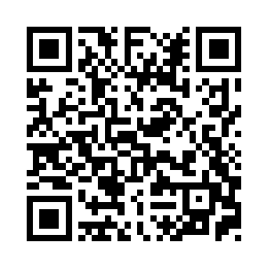 但何娘子还是兢兢业业的在柜台上算账二维码生成