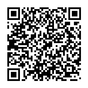 但是他看到的是一个有点破烂的置置包裹着李凤妮丰满的一个山峰二维码生成