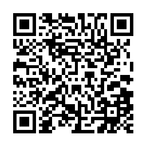 但是宋万重和千杯醉两个人依旧像是被施了定身术一般站在那里二维码生成