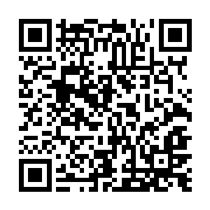 但是看到他的目标人物南宫流云还在那老神在在地坐着二维码生成