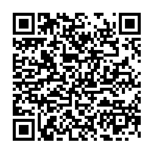 但现在霍君白却在婚礼仪式前一刻公然说出不能立慕以柔为正室的条件二维码生成