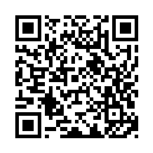你……你等等……我……我去帮你叫人……二维码生成