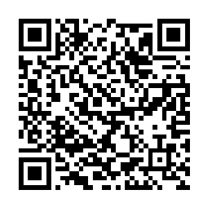 你们试试看能不能把石头砸开弄出比较锐利的边缘二维码生成