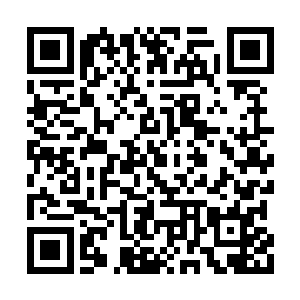 便像上一次那样用手一撑旁边的书桌就跳了过去二维码生成