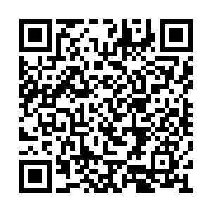 便随手指了指柜台中那款一百多万的百达翡丽道二维码生成