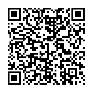 偶尔爬高探头看看敌我双方态势跟地形又顺着起伏地形的外侧移动二维码生成
