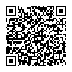 像抚摸一件失而复得的珍宝一般小心翼翼的把玉佩从上到下摸了个遍二维码生成