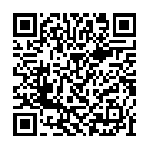 先前在房间里主持讲课和讨论的渠庆也没有说话二维码生成