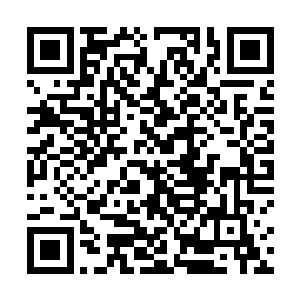 其他的名家人桌子都被摆放在门口和窗户附近的位置了二维码生成