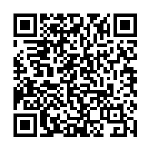 再加上他用笔名金镛所出版的那些精彩的武侠和志怪二维码生成