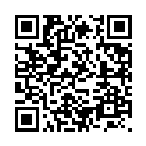 冷小野用手指轻轻地梳理着他的短发二维码生成