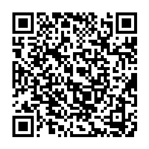 几乎所有关注战局的战士都看到一个半透明的人影从罗辛斯身体中被抽飞了出去二维码生成