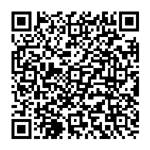 卡特专门为其设计了一套依据蝙蝠侠自身条件和对手的情况进行随时升级的综合格斗术二维码生成