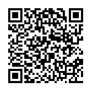 却忽然感到被他们抓在手中的手腕忽然变得滑不留手二维码生成