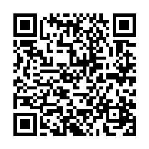 原因也很简单就是要给自家的两位老板让出俩位置来二维码生成