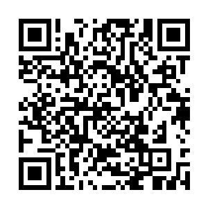 去他的禅房拿了一盒以古色古香木盒装着的银针来二维码生成