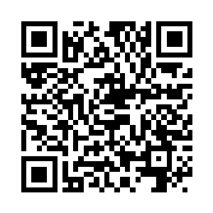 反而在黑耀宇的办公室里兴致满满的看了起来二维码生成