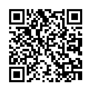 叠加在一起的双域界在星空中疾速移动二维码生成