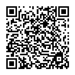 另一颗子弹以一个极为刁钻的角度从她右腿内侧也就是两腿之间的位置钻了出去二维码生成